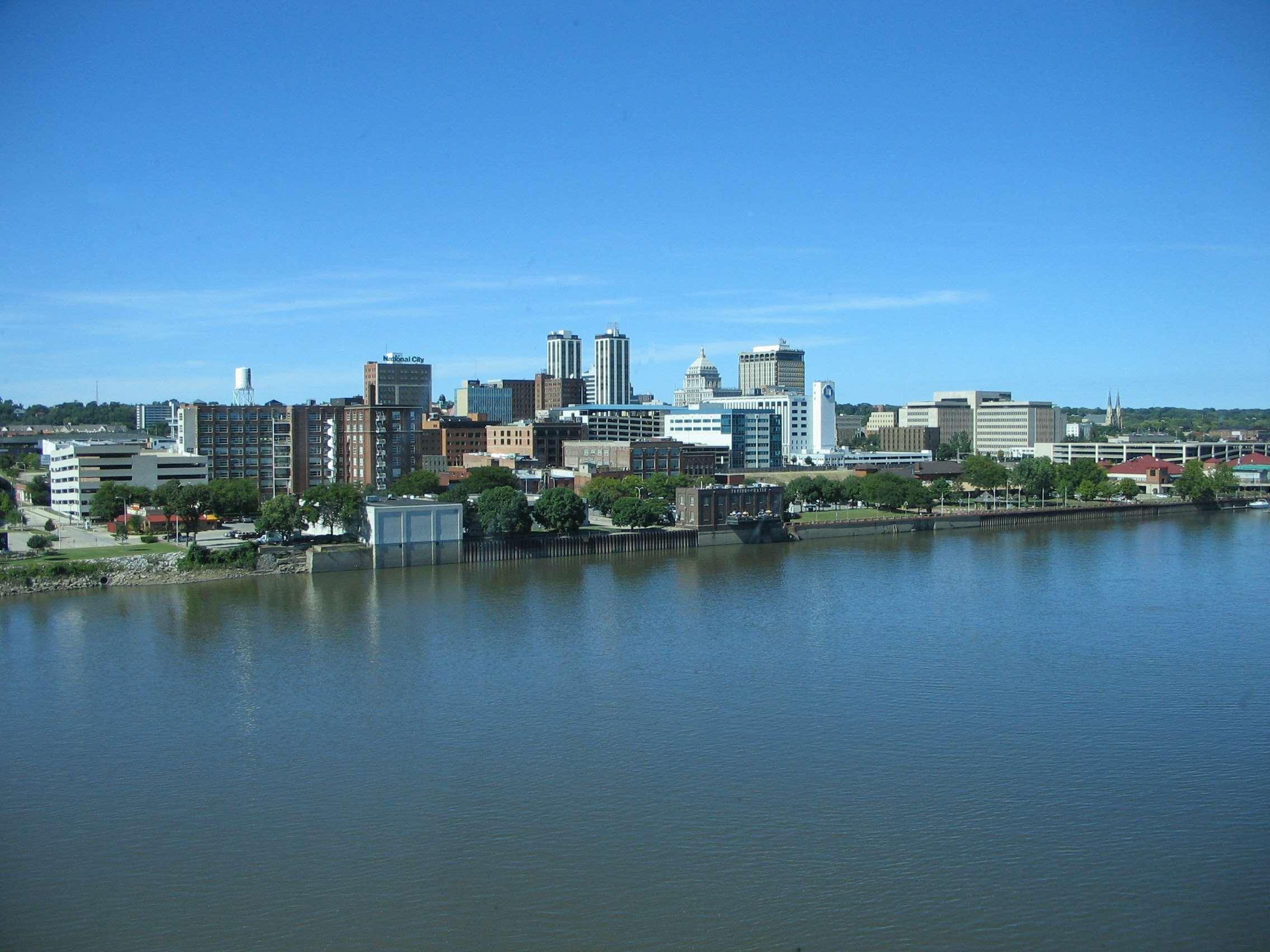 Hotel Embassy East And Riverfront Conference Center Peoria