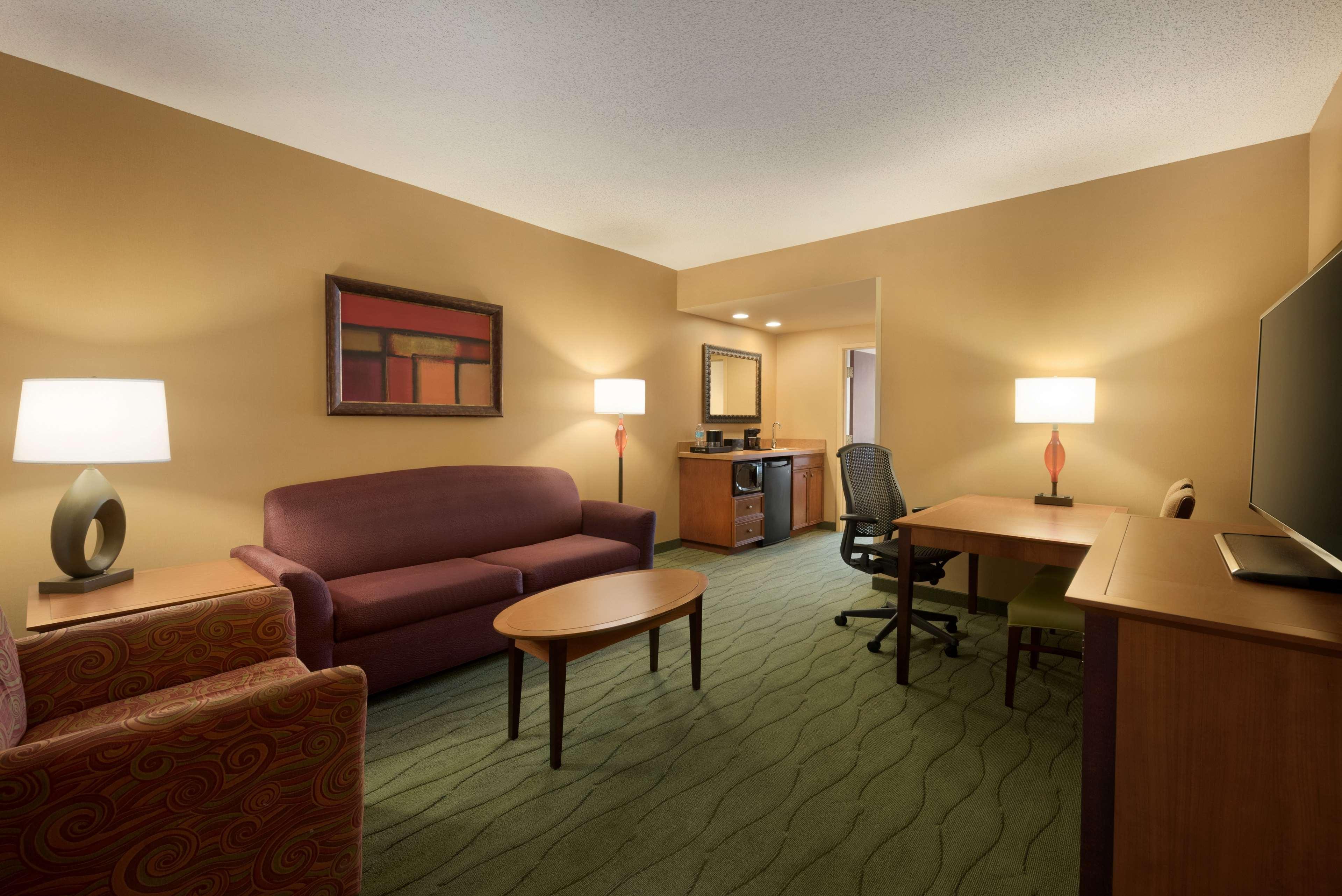 Embassy East And Riverfront Conference Center Hotel Peoria