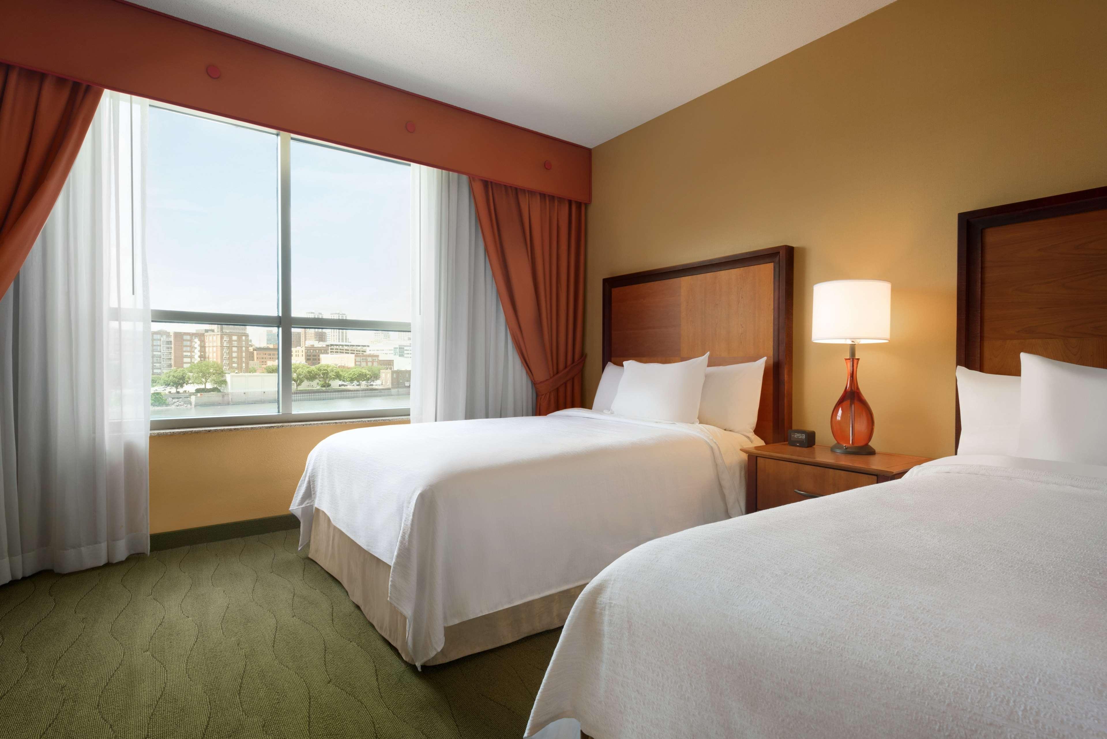 Hotel Embassy East And Riverfront Conference Center Peoria