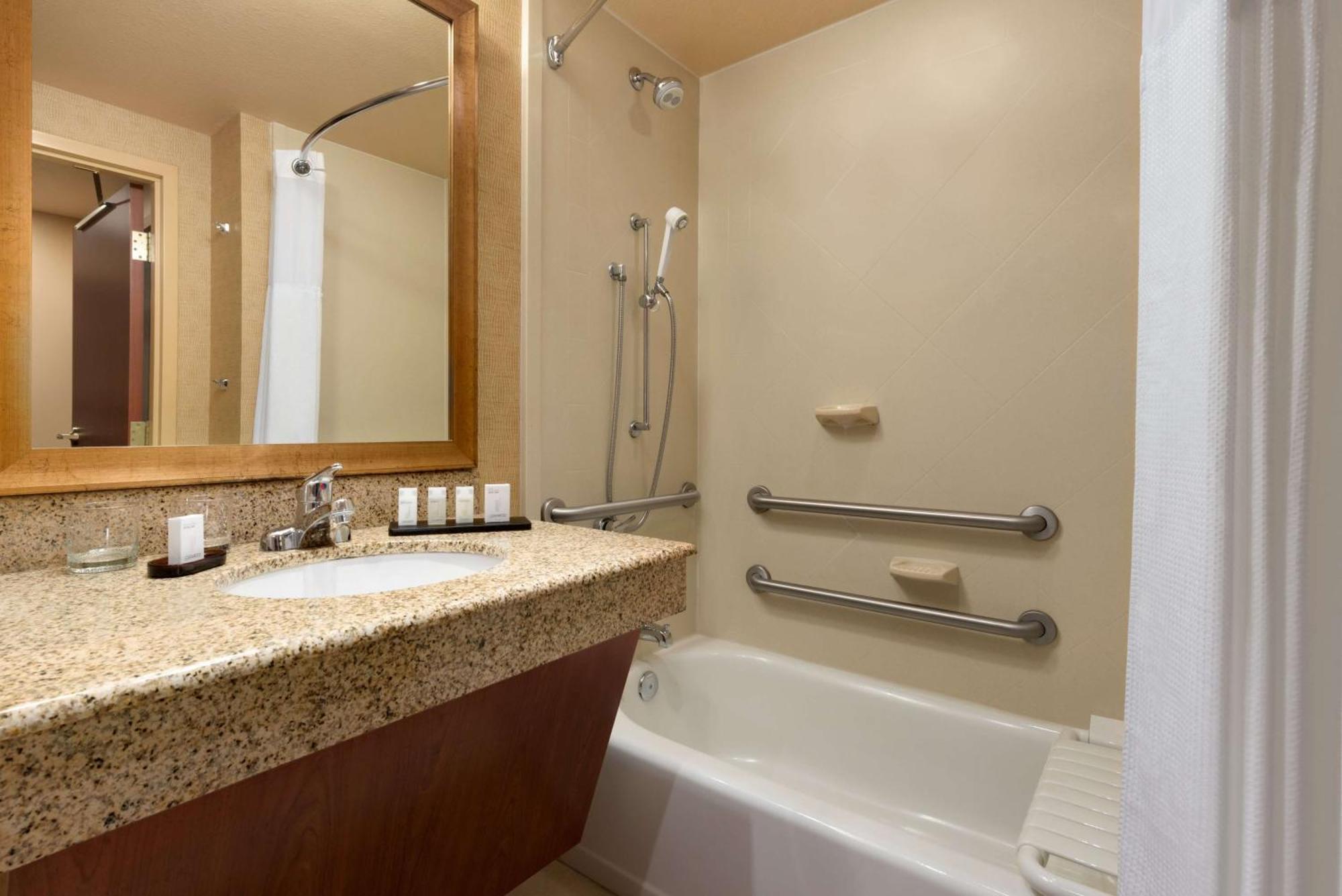 Embassy East And Riverfront Conference Center 4* Peoria