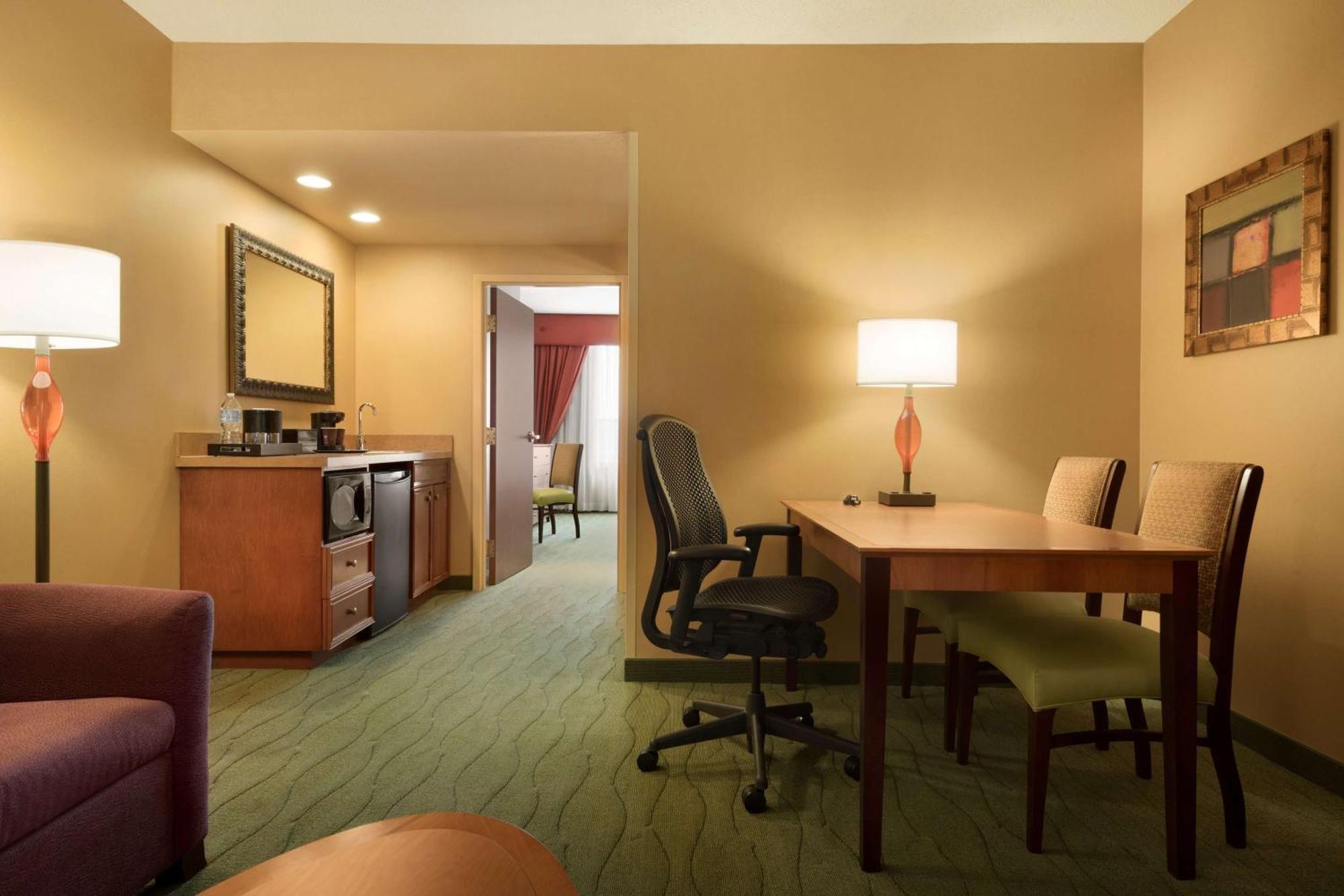 Embassy East And Riverfront Conference Center Hotel Peoria