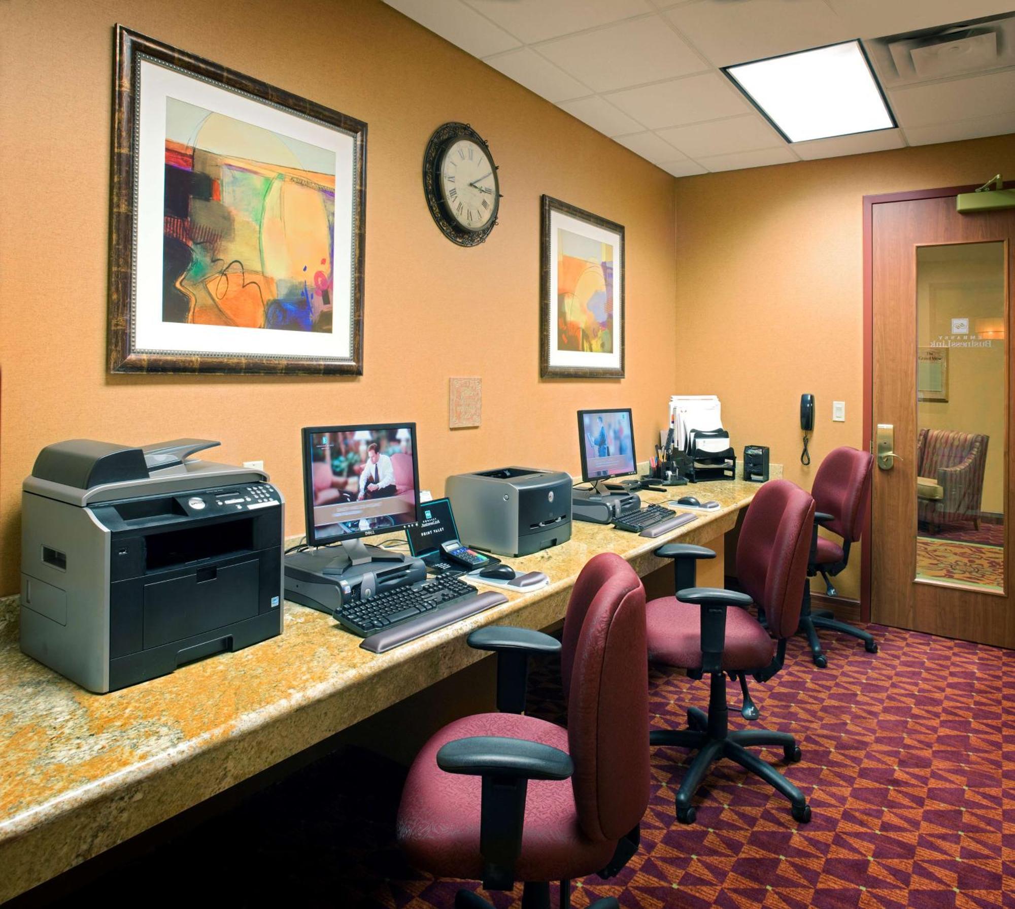 Embassy East And Riverfront Conference Center Hotel 4*