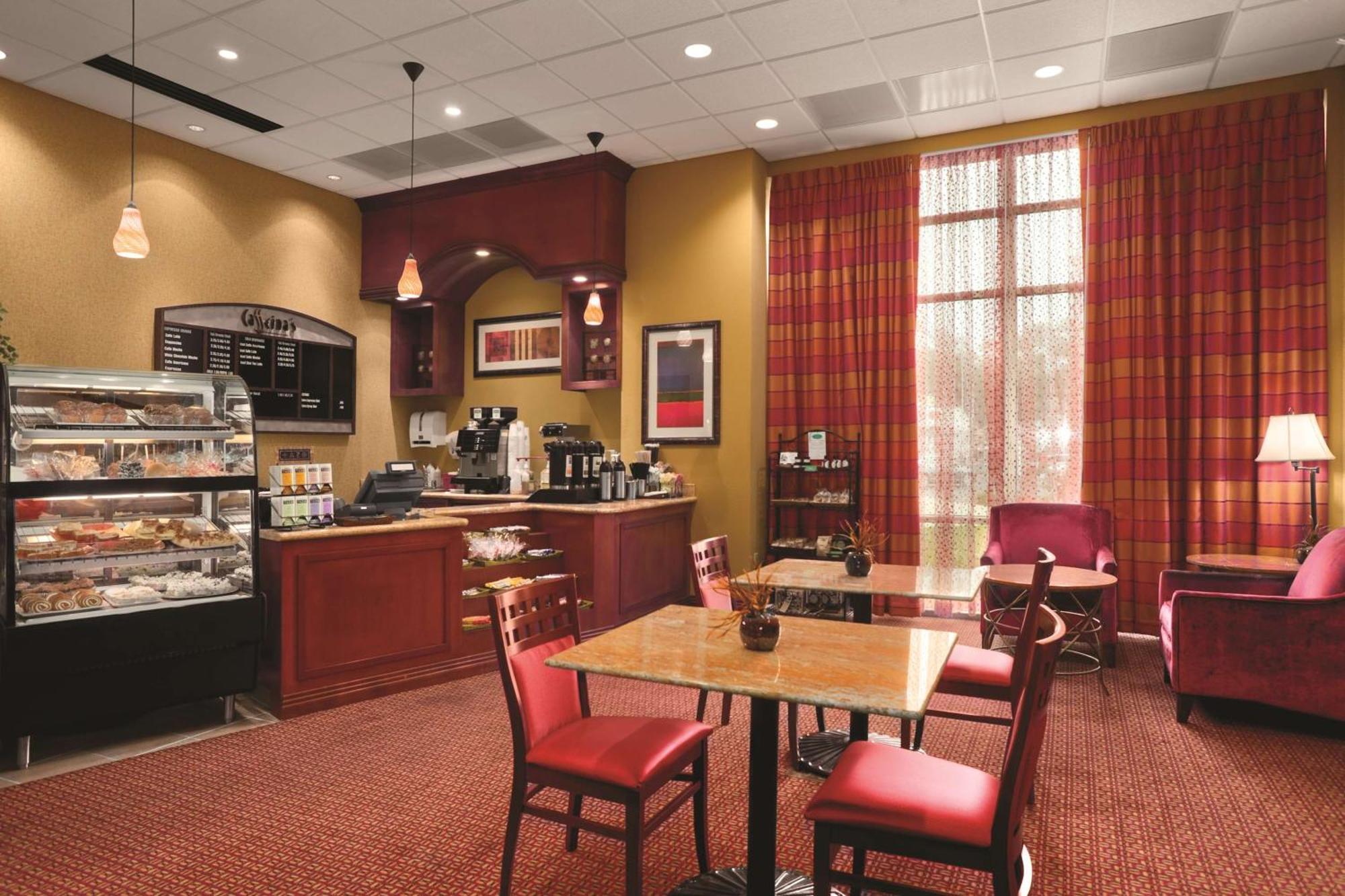 Embassy East And Riverfront Conference Center Peoria