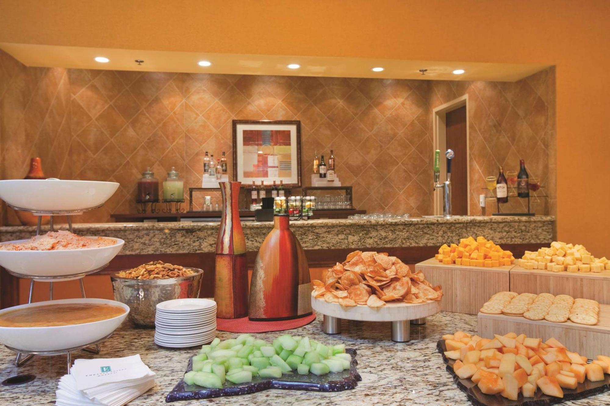 Embassy East And Riverfront Conference Center 4*
