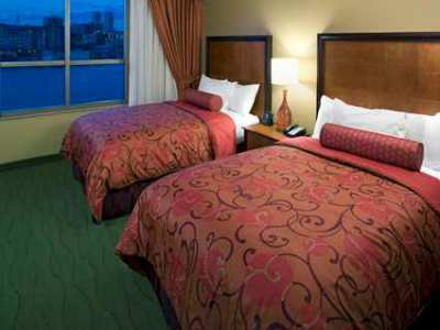 Embassy East And Riverfront Conference Center 4*