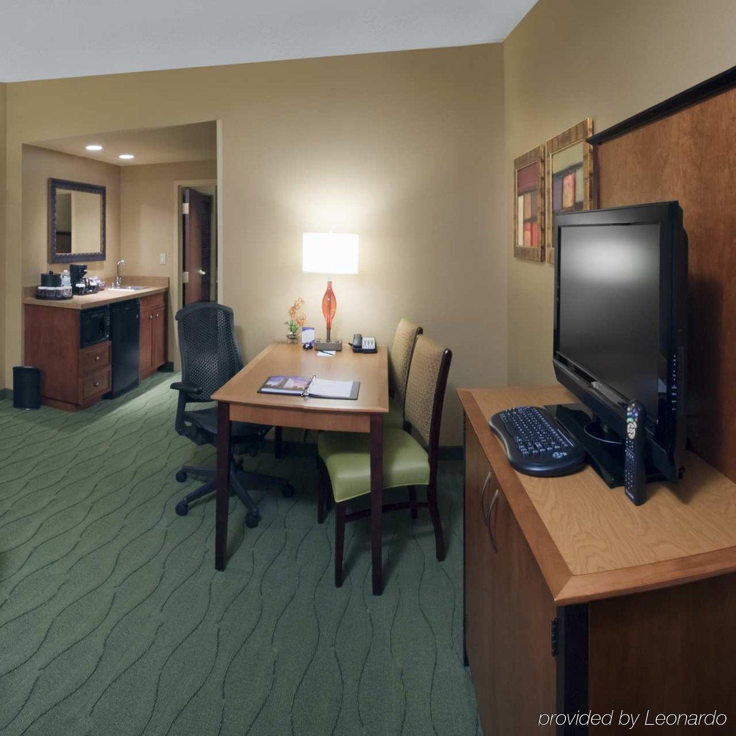Embassy East And Riverfront Conference Center 4*